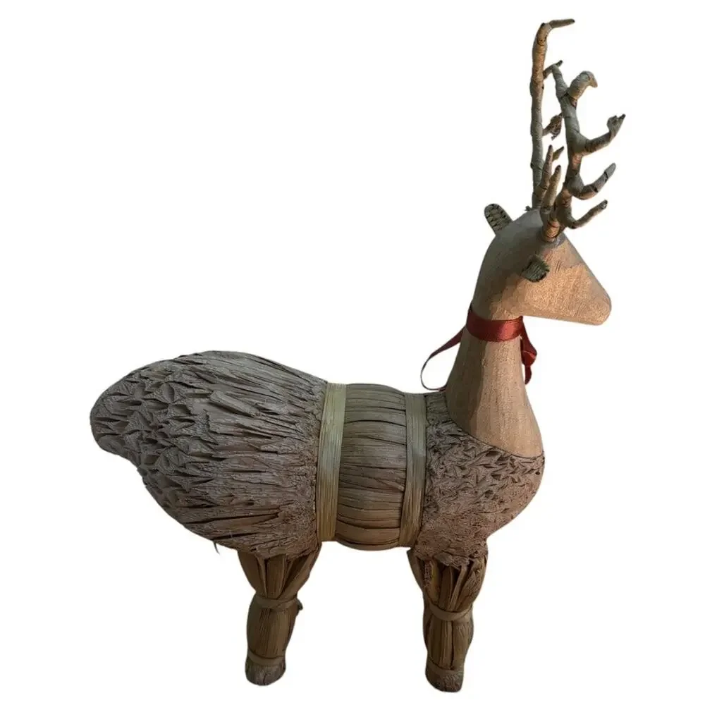 Reindeer Decor Christmas Rustic Straw Cornhusk Wood Retro Handmade Cozy Cabin